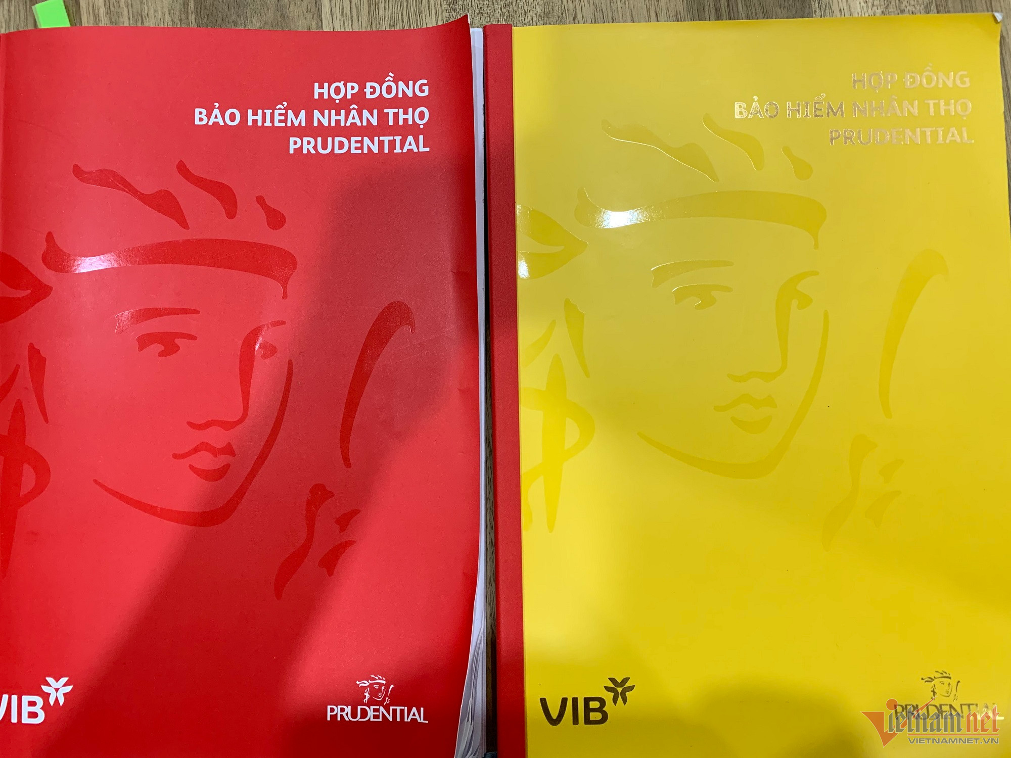 Hai hợp đồng bảo hiểm Prudential được chị Đào mua thông qua VIB.