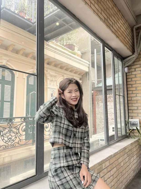 Thanh Nhã gây chú ý bởi nụ cười rạng rỡ.