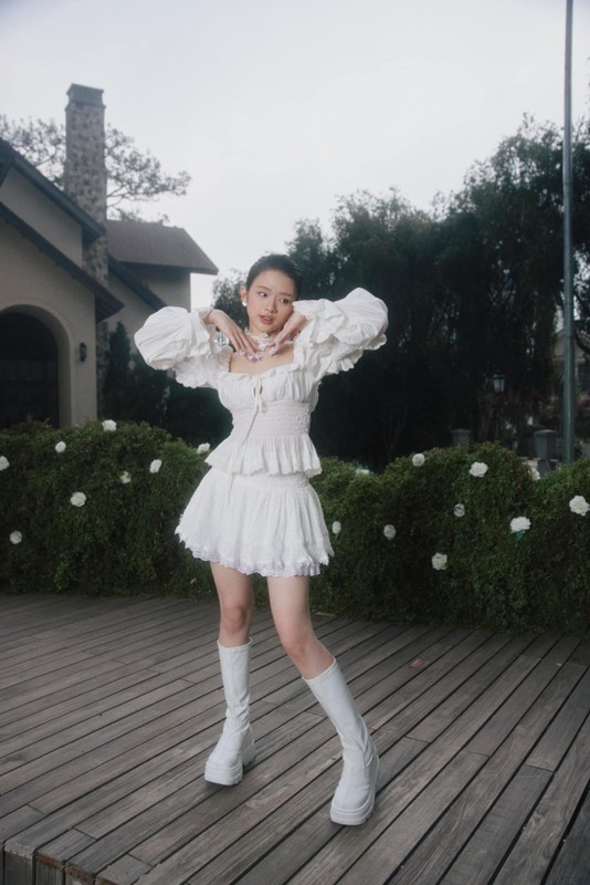 Sau rất nhiều ồn ào trên mạng xã hội, Linh Ka đã có những năm tháng im ắng để học hỏi và trau dồi kinh nghiệm.