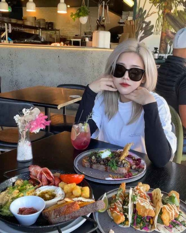 Tuy ở thời điểm đó, cả hai không lên tiếng xác nhận hay phủ nhận nhưng nhiều người cũng nhanh chóng nhận ra Trịnh Thặng Bình và em gái Ông Cao Thắng đã quen biết nhau từ trước.