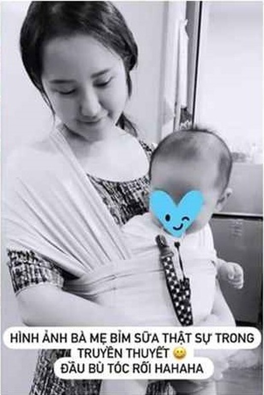 Dù diện mào xuề xoà nhưng gương mặt Primmy Trương lại ánh lên một niềm hạnh phúc mà chỉ có người làm mẹ mới hiểu.