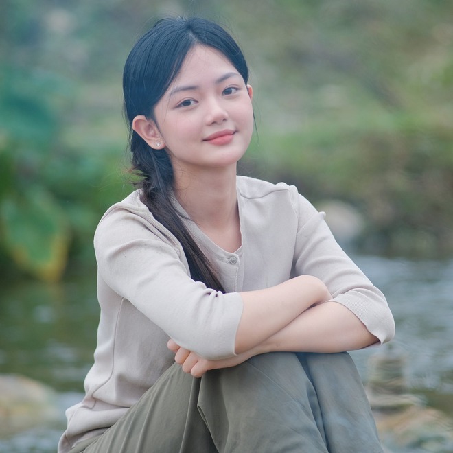 Chân dung thôn nữ gây sốt