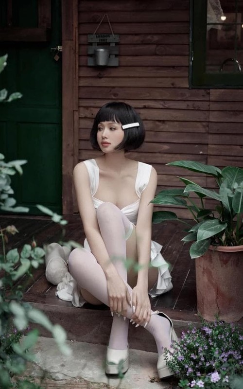 Tâm Tít khiến cư dân mạng bất ngờ khi chọn cách dừng cuộc chơi lúc đang ở đỉnh cao sự nghiệp. Dù vậy, qua bao năm, nhan sắc lẫn đẳng cấp của nàng cựu hot girl vẫn chưa bao giờ làm cư dân mạng phải thất vọng.