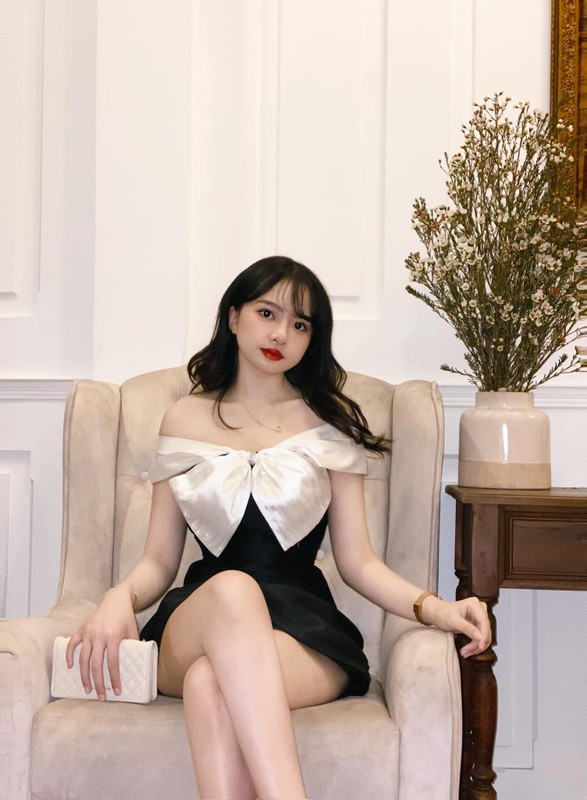 Nhờ thành tích học tập nổi bật, Ngọc Anh nhận được học bổng hỗ trợ việc học và sinh hoạt suốt 3 năm THPT. Lên đại học, điểm số của cô luôn đạt mức khá, giỏi