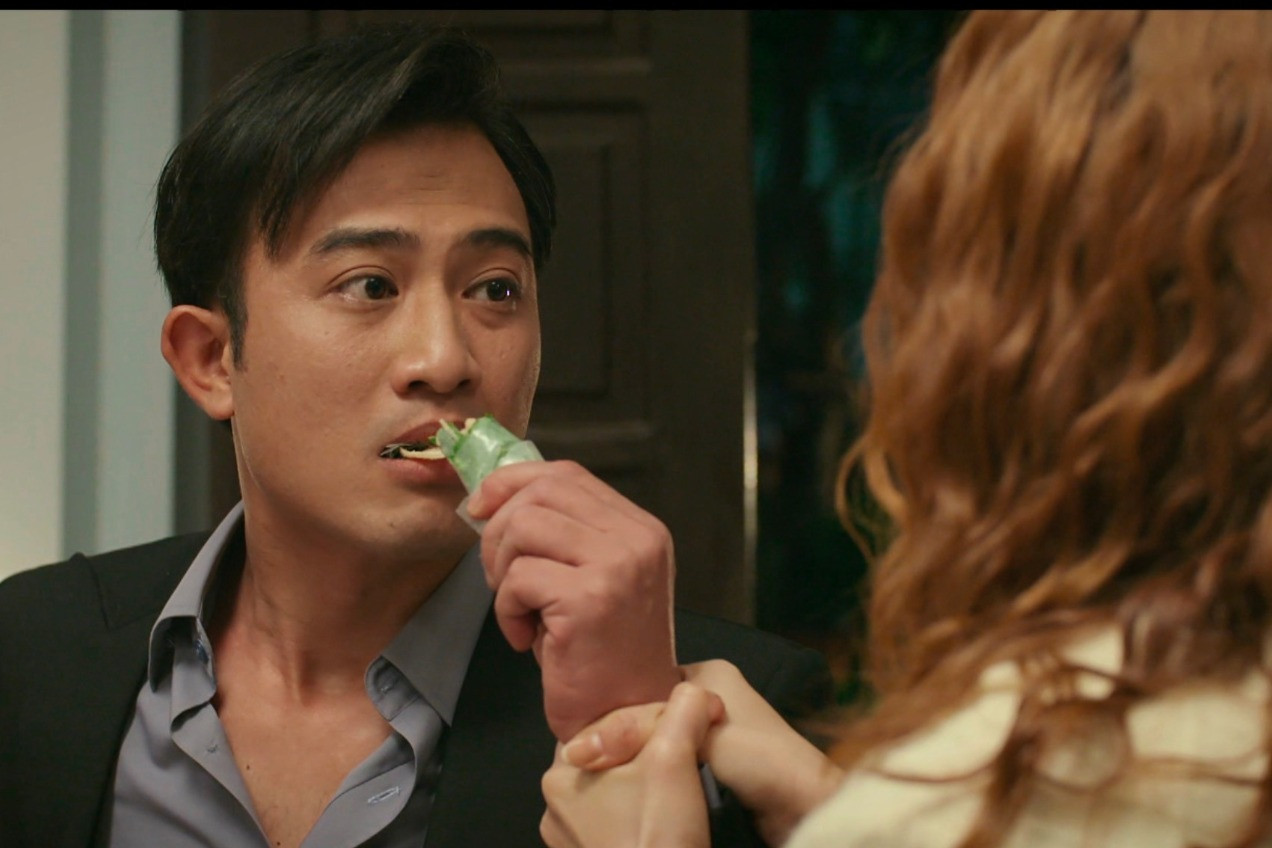 Thành (Doãn Quốc Đam) tưởng tượng ra tình huống nguy hiểm khi vợ phát hiện ra mình mất nhẫn cưới. 