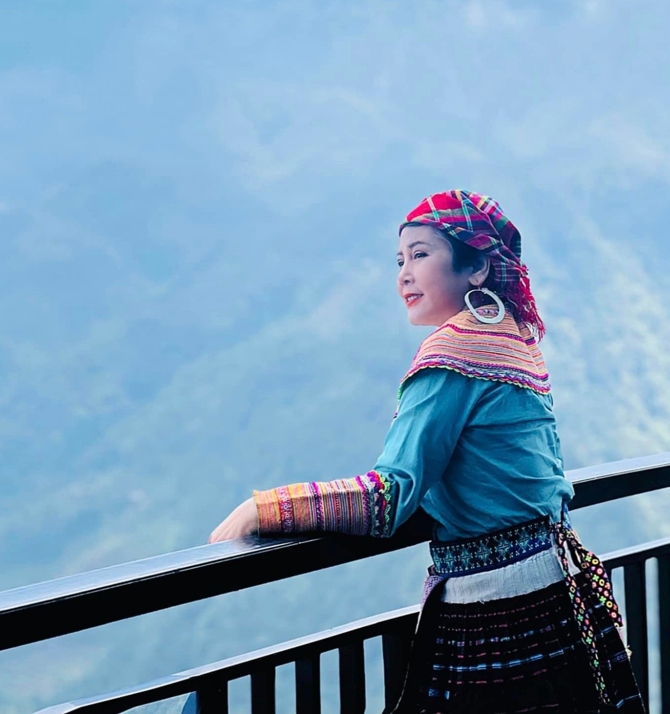 NSND Minh Hằng là diễn viên gạo cội của làng sân khấu miền Bắc. Nổi tiếng từ rất sớm nhưng đời tư của chị lại trắc trở. 