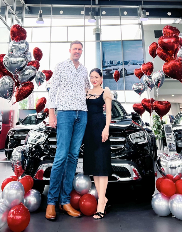 Từ sau khi về chung một nhà, cả hai vẫn luôn đồng hành cùng nhau trong cuộc sống, công việc