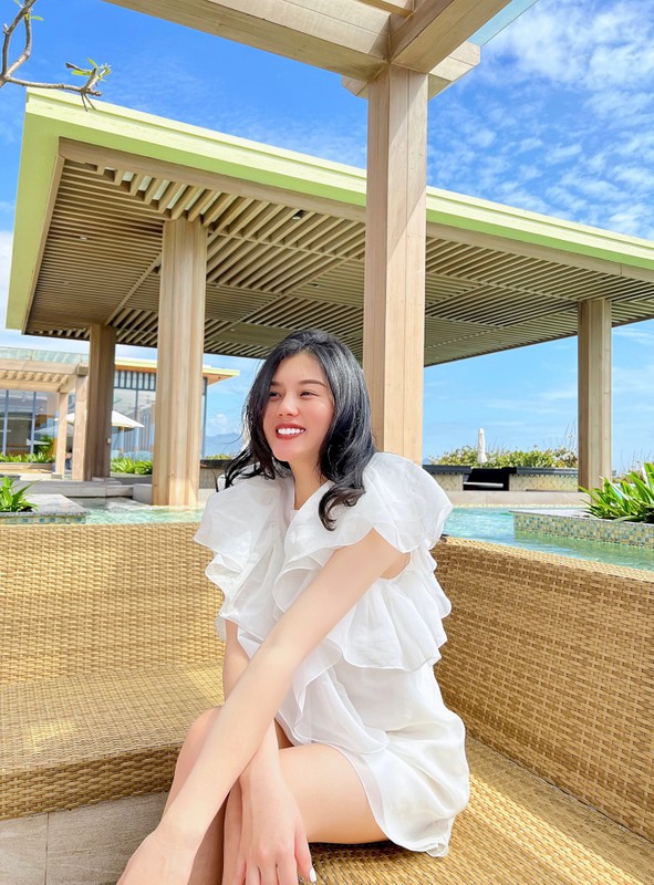 Dù đã có con, cặp đôi cầu thủ - hot girl vẫn giống như cặp vợ chồng son, gắn bó với nhau như hình với bóng.