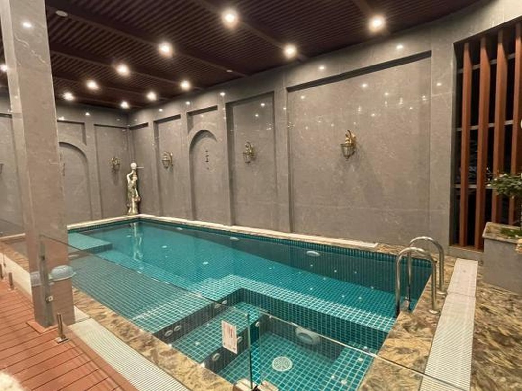 Trong biệt thự có hồ bơi - nơi thư giãn của các thành viên trong gia đình. Ảnh: Vietnamnet