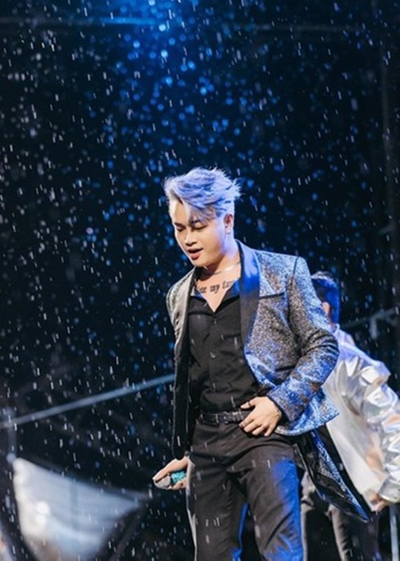 Khi rời nhóm HKT năm 2018, TiTi phải bắt đầu lại từ đầu. 