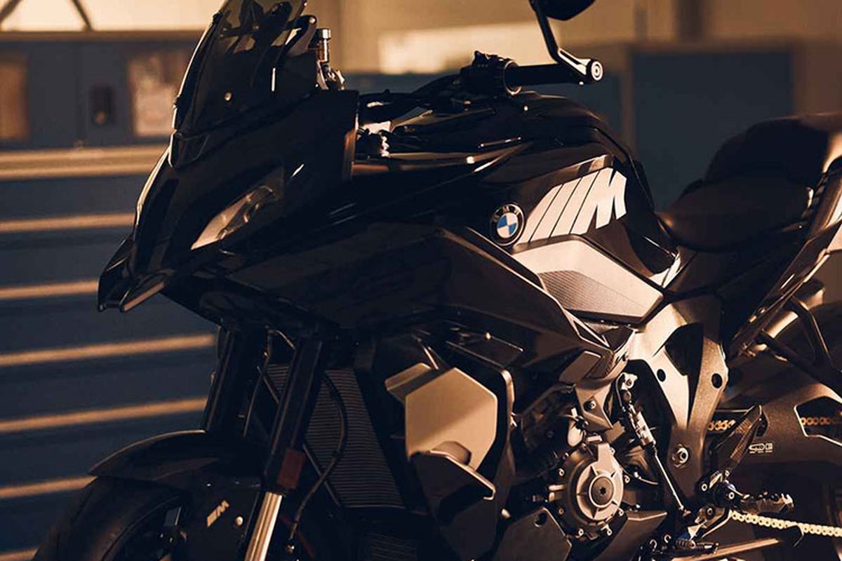 Hiện tại, thông tin chi tiết cũng như các tính năng mới cũng như giá bán BMW M1000 XR 2024 vẫn đang được giấu kín. Mọi câu hỏi đều sẽ sáng tỏ khi BMW Motorrad công bố vào thời gian tới. 