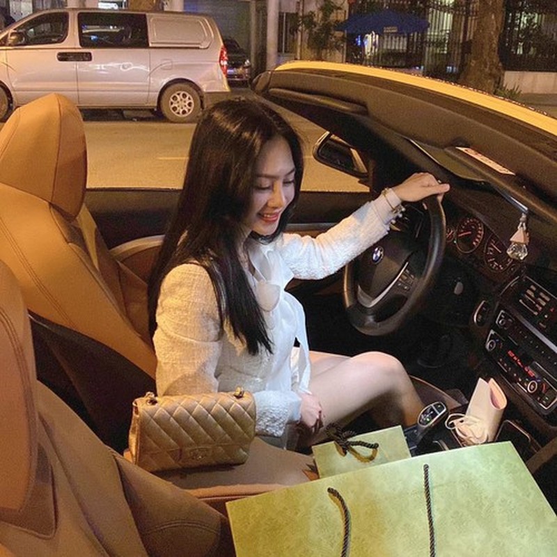 Năm 2017, nàng hot girl Việt này bất ngờ lên xe hoa khiến fan tiếc nuối khi thời điểm sự nghiệp của cô đang khởi sắc.