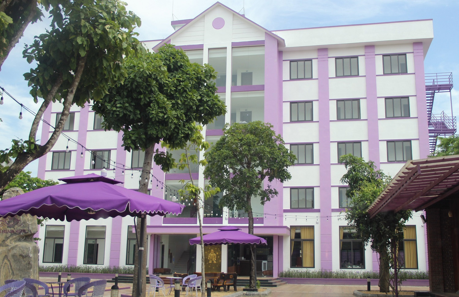 Khách sạn V.H, nơi xảy ra sự việc. (Ảnh: Việt Hòa)