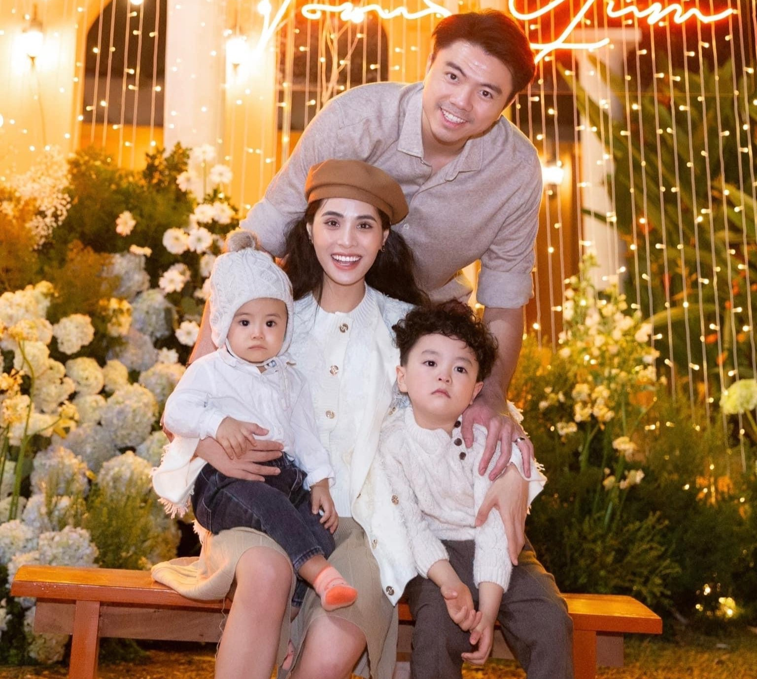 Ca nương Kiều Anh là thế hệ thứ bảy trong gia đình có truyền thống ca trù. Năm 10 tuổi, cô đi diễn ở nhiều quốc gia trên thế giới như: Pháp, Đức, Thụy Sĩ, Trung Quốc... Năm 2013, Kiều Anh trở thành á quân Vietnam's Got Talent. Sau đó, cô thi The Voice - Giọng hát Việt 2015, được nhiều khán giả yêu mến. Bên cạnh sự nghiệp, Kiều Anh có cuộc sống viên mãn, cùng chồng xây dựng tổ ấm, chăm sóc 2 con trai. 