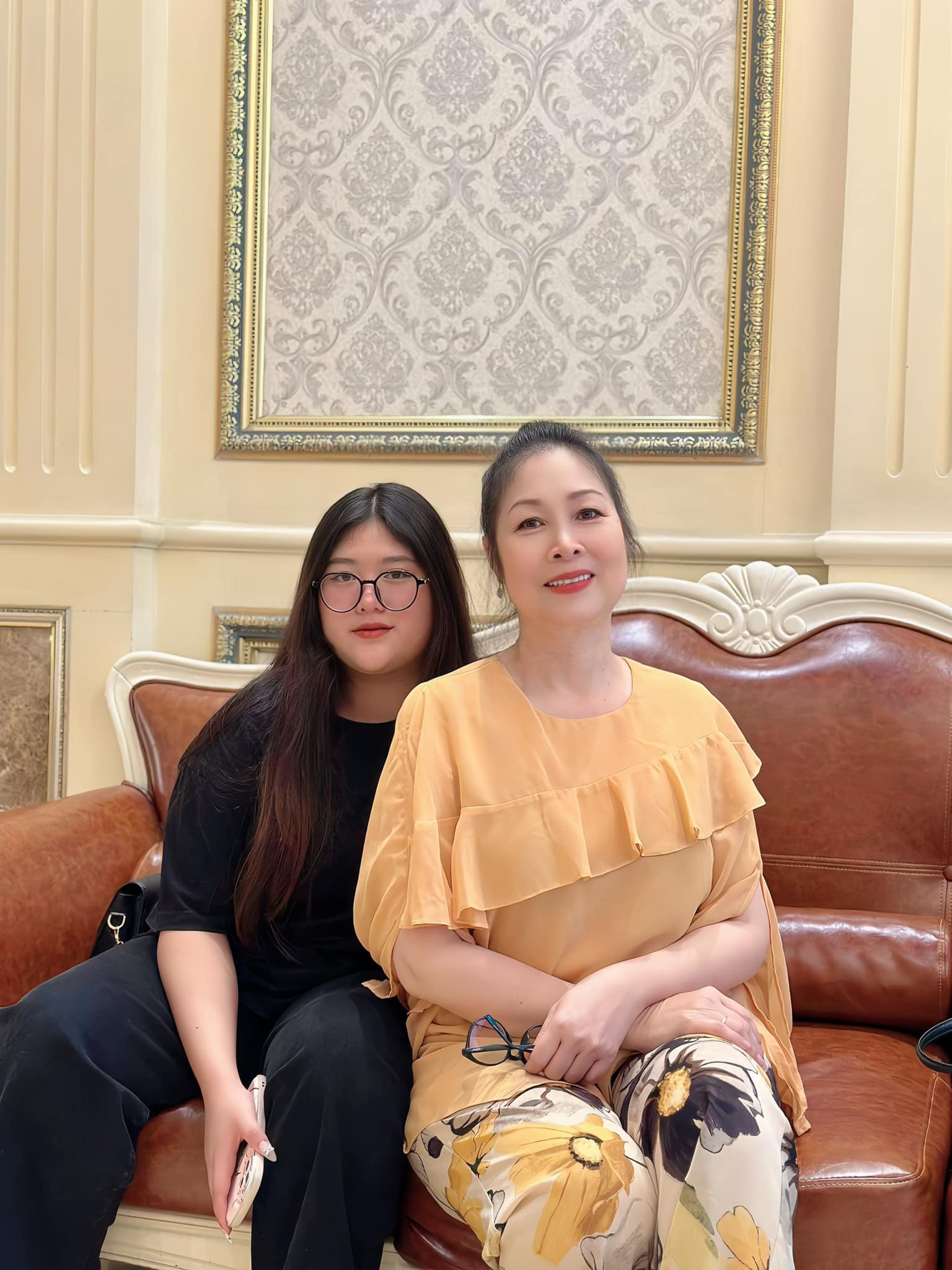 Hồng Vân thừa nhận các bộ ảnh thời trang luôn có công đoạn chỉnh sửa nhưng giảm cân là chuyện 'người thật, việc thật'. 