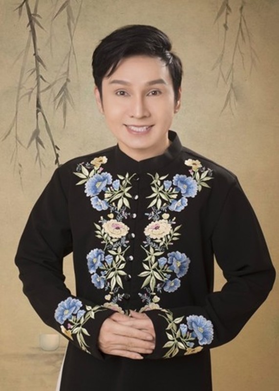 Vũ Luân có các vai diễn ấn tượng trong các vở: Lương Sơn Bá - Chúc Anh Đài, Giang sơn mỹ nhân, Trời Nam... Năm 2015, con nuôi Vũ Linh được trao danh hiệu Nghệ sĩ Ưu tú. Ảnh: FBNV. 