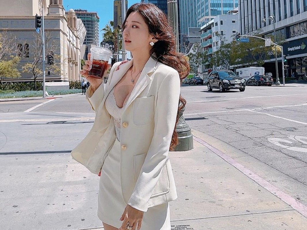 Yoo Jin đăng tải nhiều clip tập luyện tại phòng gym trên trang cá nhân và tiết lộ một số bài tập mà cô thường áp dụng.