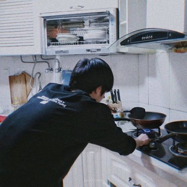 Nấu ở nhiệt độ cao khiến nhiều thực phẩm bị biến đổi và gây hại cho cơ thể khi ăn vào (Ảnh minh họa)