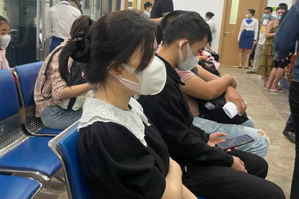 Người bệnh khám vô sinh tại bệnh viện. Ảnh: Phương Thúy.