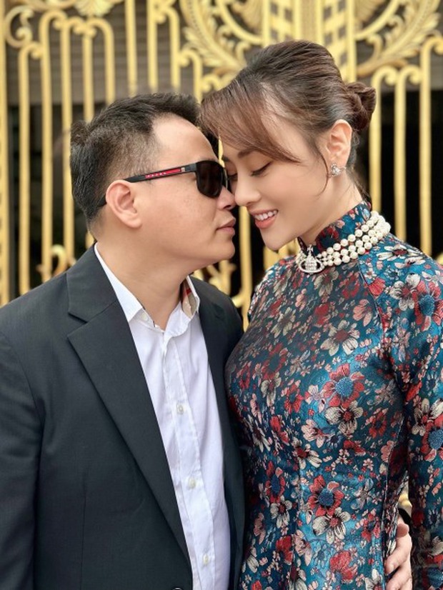 Phương Oanh và Shark Bình đã đăng ký kết hôn sau gần 1 năm công khai chuyện tình cảm