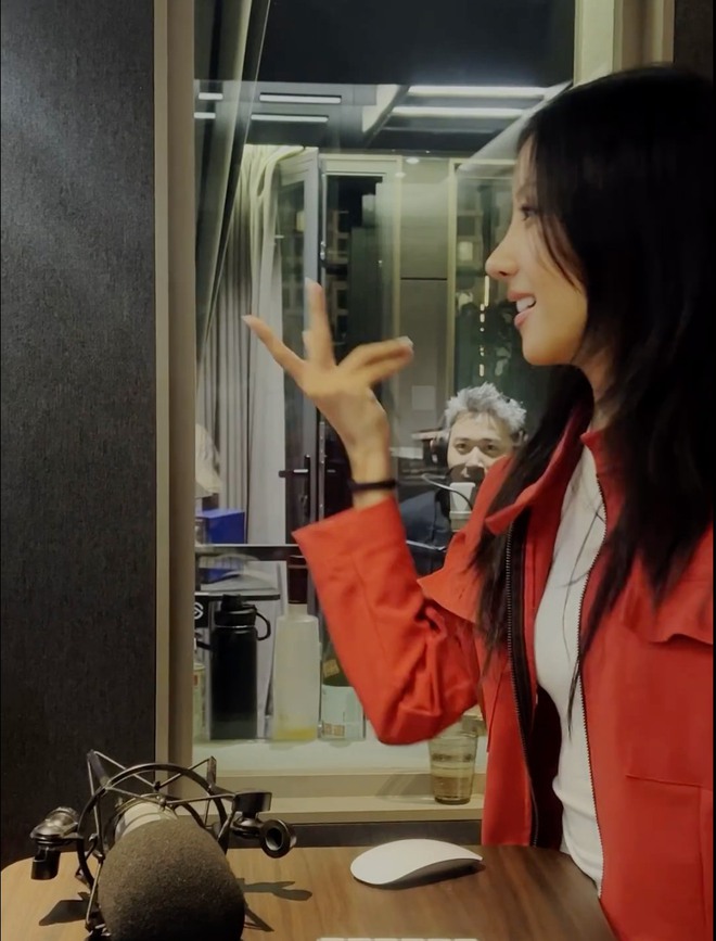 Các rapper nổi tiếng cũng có mặt trong video khoe nhà của JustaTee