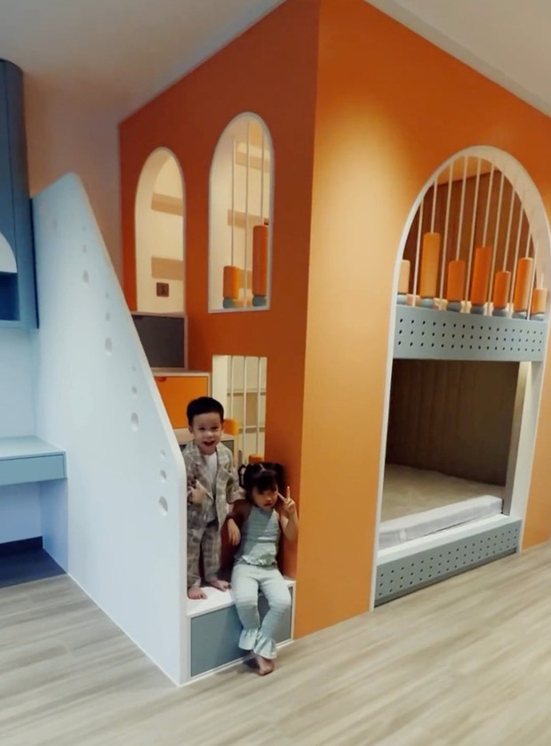 Phòng ngủ và chơi của Cici và Mino