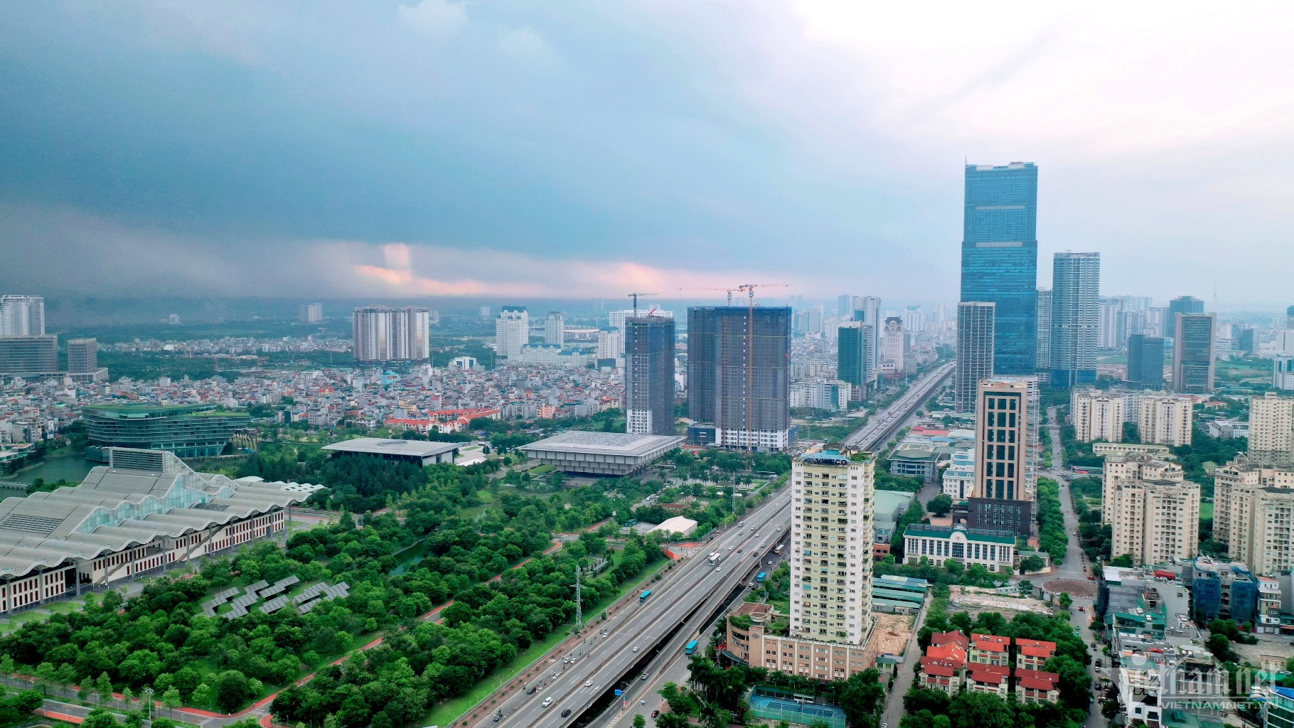 Lãi suất giảm lần thứ tư sẽ tác động ra sao đến thị trường bất động sản. (Ảnh: Hoàng Hà)