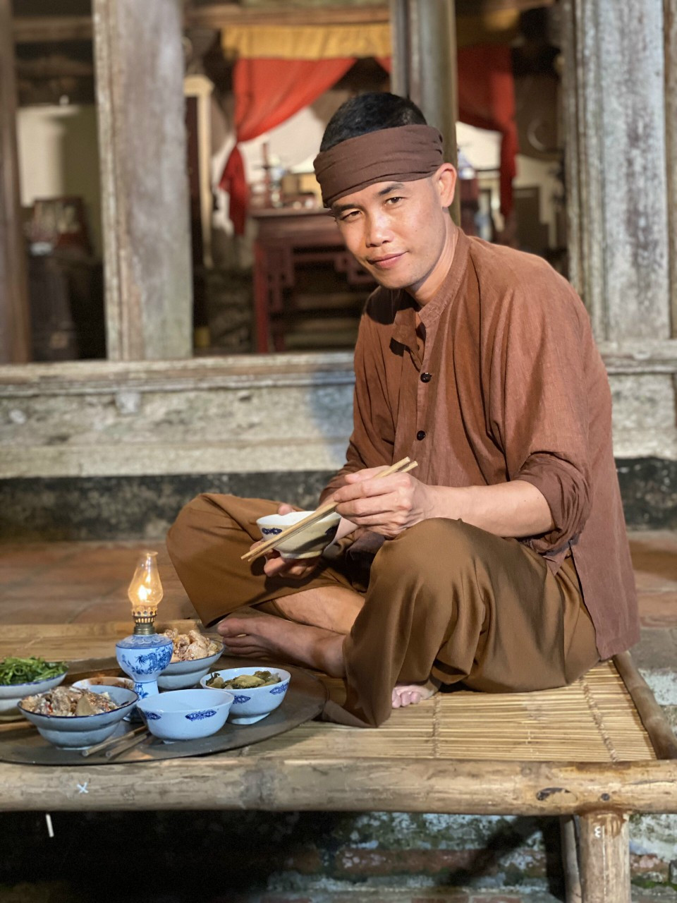 Hiệp Gà cần mẫn đi diễn.