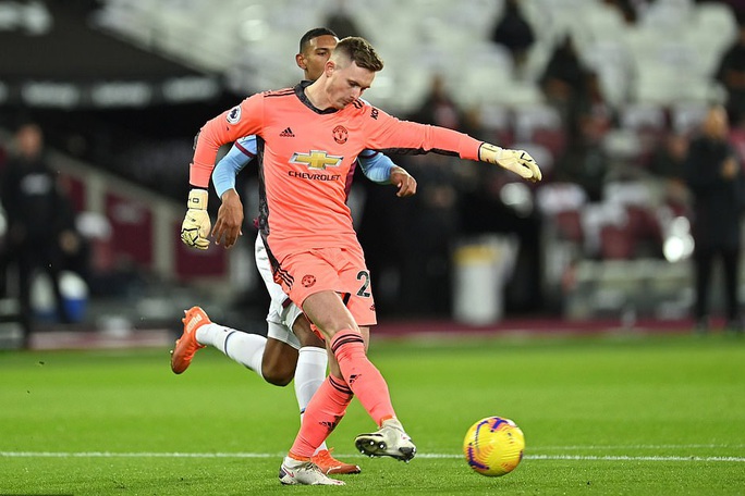 Thủ môn Dean Henderson sẽ được bán đi dù tài năng được thừa nhận