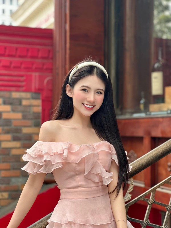 Cô nàng cũng thường xuyên tham gia các sự kiện giải trí. Ảnh: FBNV, IGNV