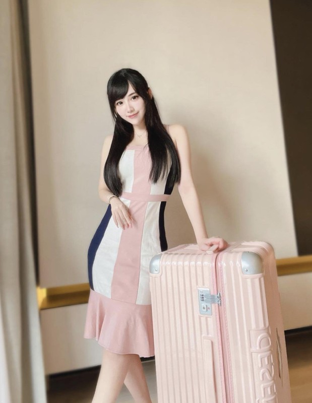 Cư dân mạng cũng dành nhiều lời khen ngợi cho nhan sắc ngọt ngào của người đẹp.