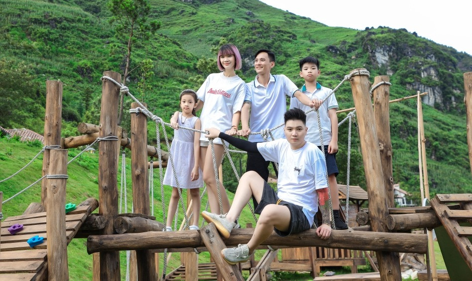 Gia đình siêu mẫu Hạ Vy. 