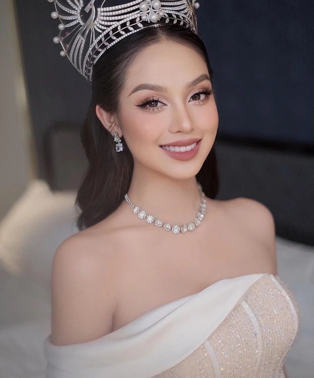 Hoa hậu Thanh Thủy ngày càng xinh đẹp sau khi công khai phẫu thuật thẩm mỹ