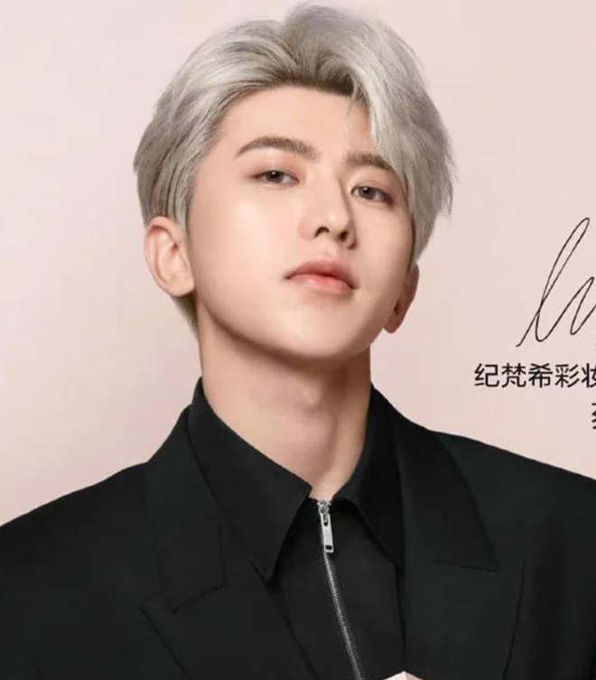 Sức hút về ngoại hình và tài năng nổi bật đã góp phần đưa Thái Từ Khôn lên hàng ngũ đỉnh lưu của Cbiz