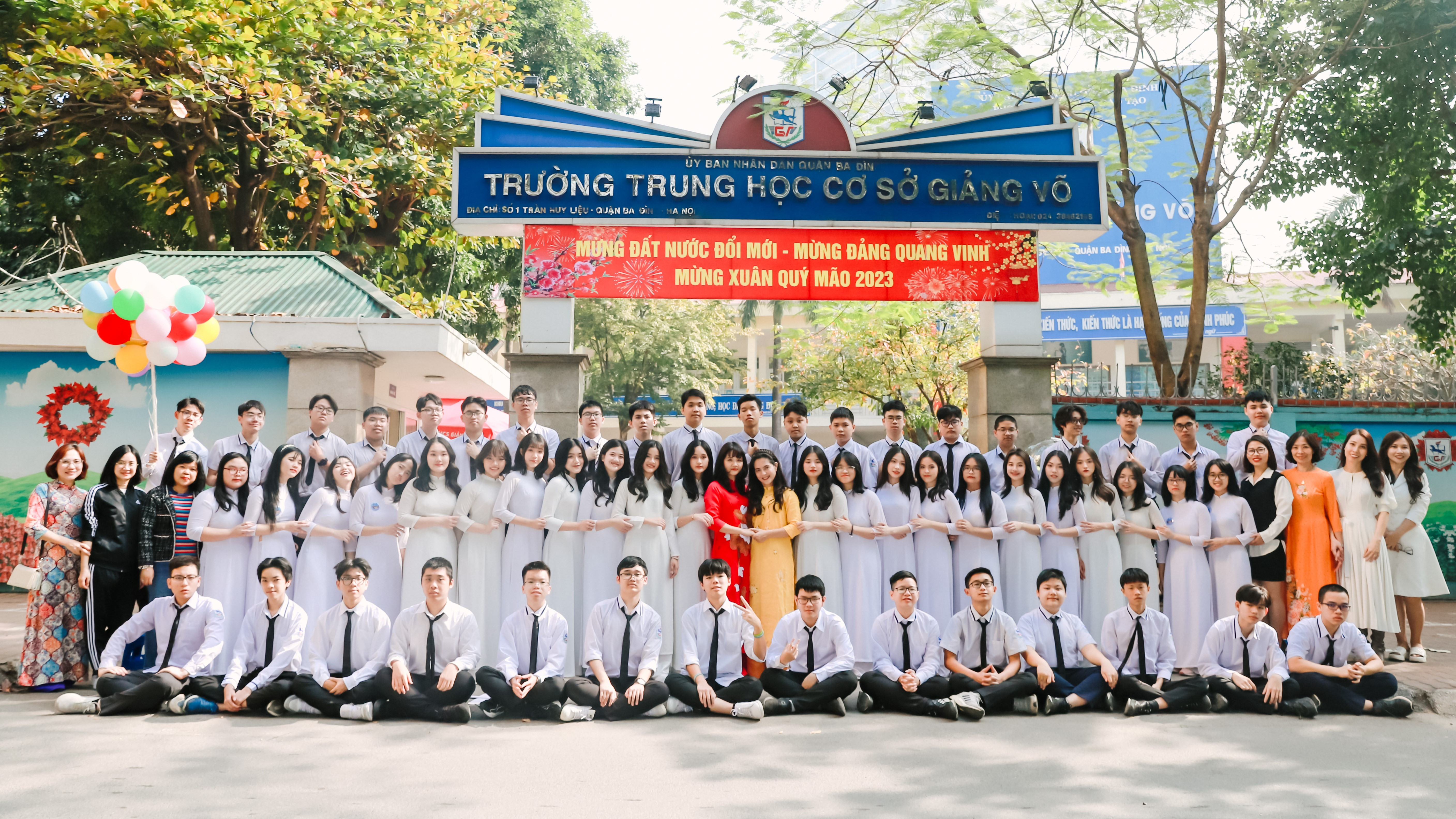 Em Mai Hà Dũng cùng tập thể lớp 9A1 Trường THCS Giảng Võ, quận Ba Đình, Hà Nội.