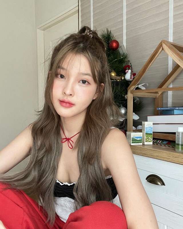 Gái xinh này cực kỳ đa tài khi có nghề tay trái là streamer và còn tham gia diễn xuất.