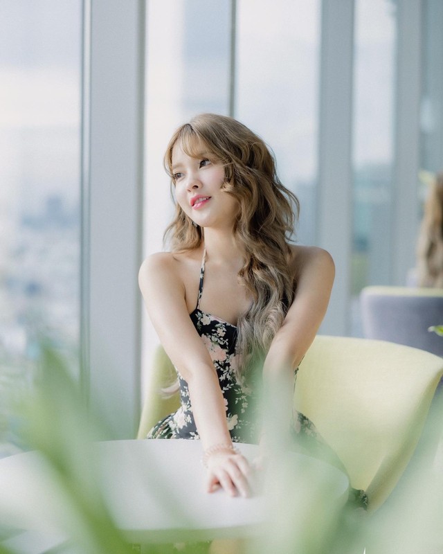 Trước đây, cô còn là một thành viên của team Liên Quân nữ của EVOS, vậy nên trình độ chơi game và am hiểu về tựa game này cũng chẳng phải dạng vừa.