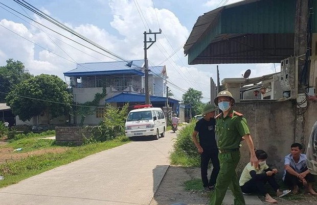 Phát hiện cặp vợ chồng tử vong trong tư thế ôm nhau Phát hiện cặp vợ chồng tử vong trong tư thế ôm nhau