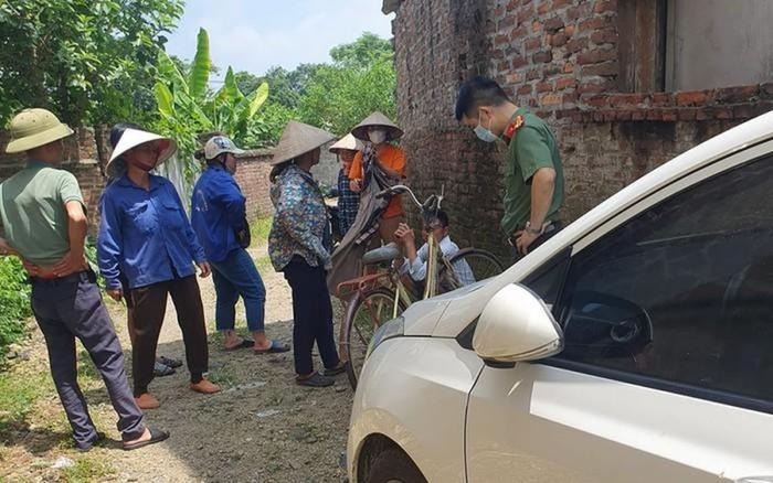 Thông tin mới vụ 2 vợ chồng ôm nhau tử vong trên giường ngủ Thông tin mới vụ 2 vợ chồng ôm nhau tử vong trên giường ngủ