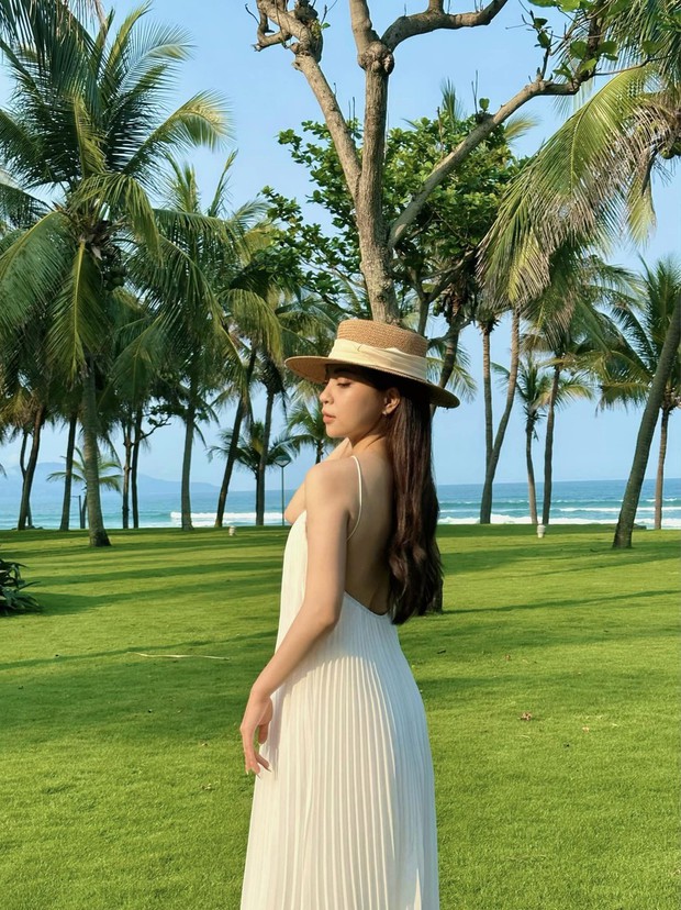 Sau 6 năm chia tay Quang Hải, Nhật Lê có cuộc sống bình lặng và tươi vui.