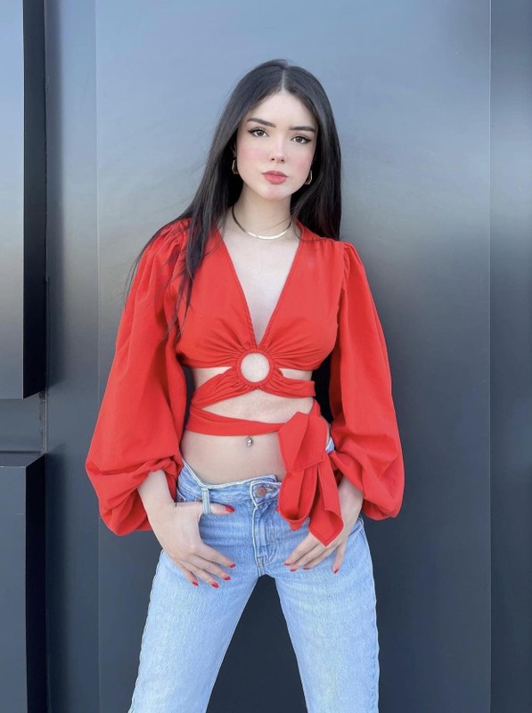 Mọi khoảnh khắc khoe vóc dáng của cô đều được khen ngợi hết lời.