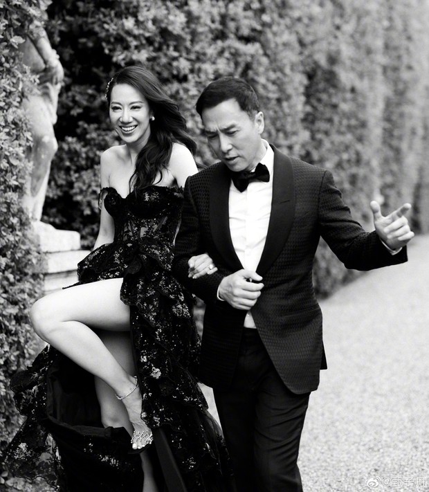 Uông Thi Thi luôn sát cánh cùng chồng trong các hoạt động nghệ thuật. Nhờ đó, sự nghiệp của Chân Tử Đan không chỉ phát triển ở Trung Quốc, Hong Kong mà còn sang cả Hollywood. Mới đây, nam diễn viên đóng vai phụ trong Sát thủ John Wick 4.