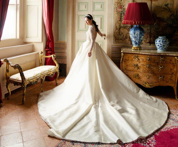 Ngoài khối tài sản khủng từ nhà vợ, cặp đôi Chân Tử Đan và Uông Thi Thi rất mát tay trong việc đầu tư bất động sản. Họ sở hữu hàng chục căn hộ tại nhiều nơi trên thế giới, tổng giá trị lên tới 100 triệu USD.