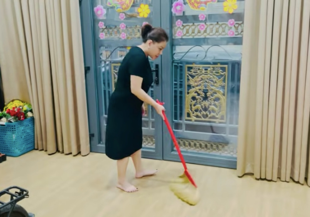 Lê Giang và gia đình sinh sống chủ yếu tại nhà phố 3 tầng ở TP.HCM. 