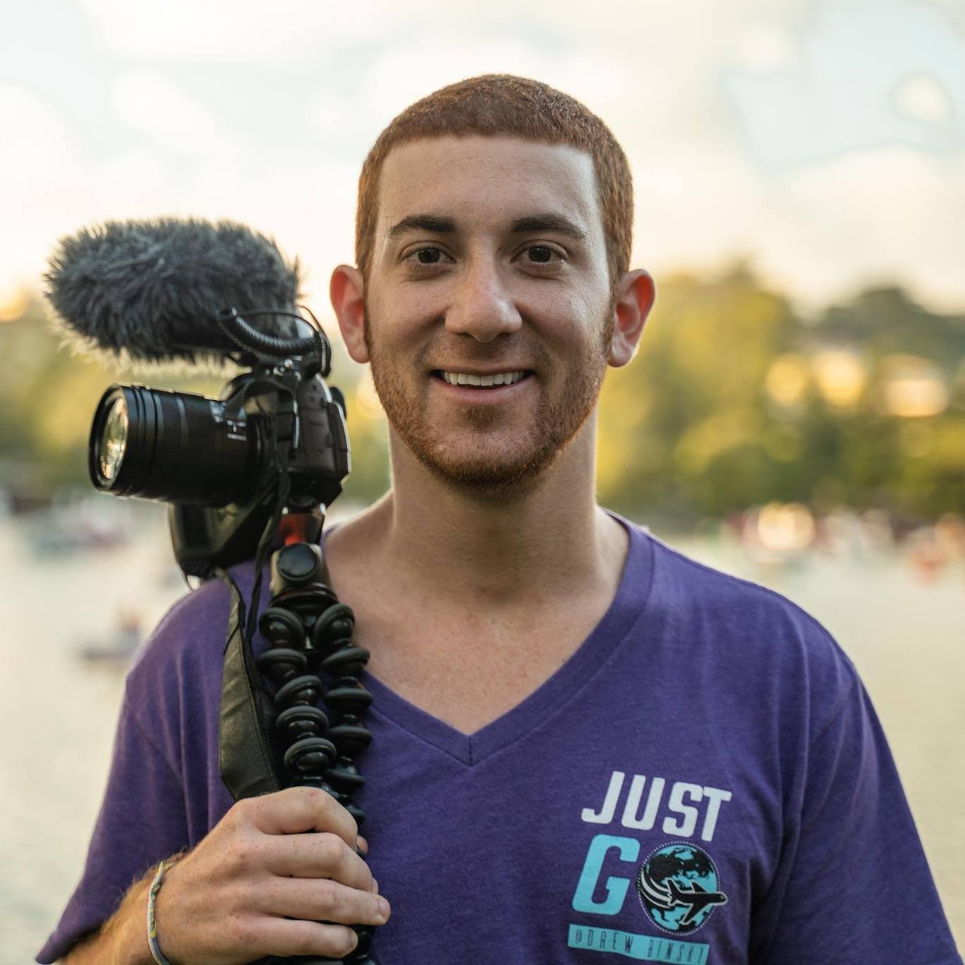 Drew Binsky đã đặt chân tới hầu hết các quốc gia, vùng lãnh thổ trên thế giới, trong đó Việt Nam, Philippines, Thái Lan, Hàn Quốc và Cộng hòa Czech là những nơi mà chàng blogger người Mỹ dành nhiều thời gian trải nghiệm nhất (Ảnh: Drew Binsky)