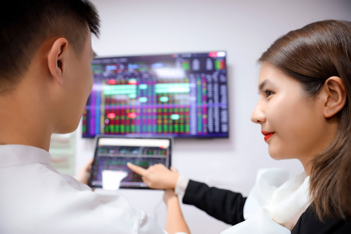 Nhiều công ty chứng khoán báo lãi tăng mạnh cho dù lãnh đạo bị bắt. (Ảnh: HH)