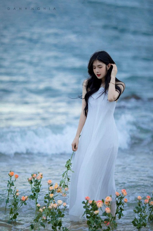 Ngoài nhan sắc nổi bật, Quỳnh Alee còn là cô gái biết cách khiến mình nổi tiếng trên mạng xã hội.