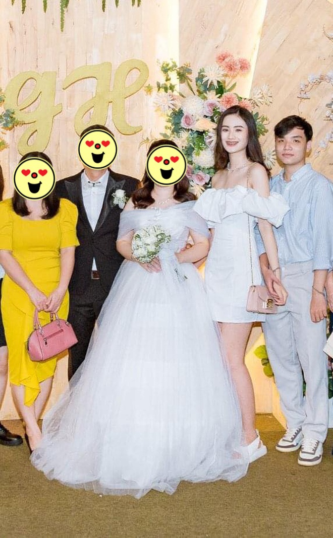 Khoảnh khắc đời thường của Ý Nhi và bạn trai