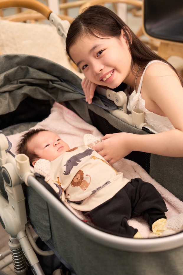 Đây là lần đầu tiên nữ diễn viên 8x công khai dung mạo nhóc tỳ