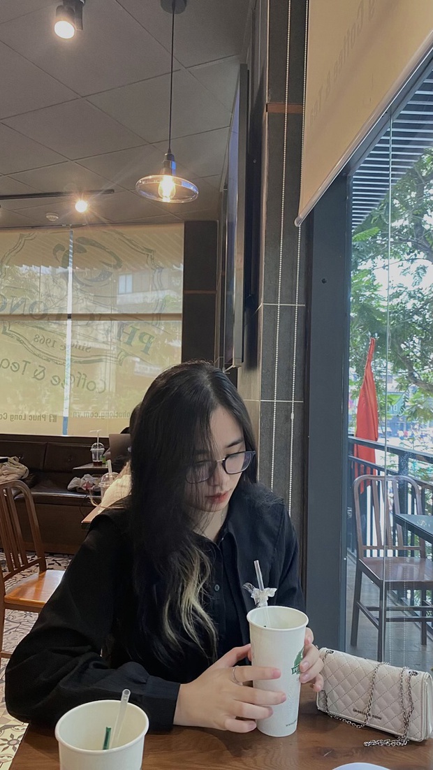 Do vướng lịch cá nhân, nên Hương Giang đành phải hủy vé đi xem concert của BLACKPINK